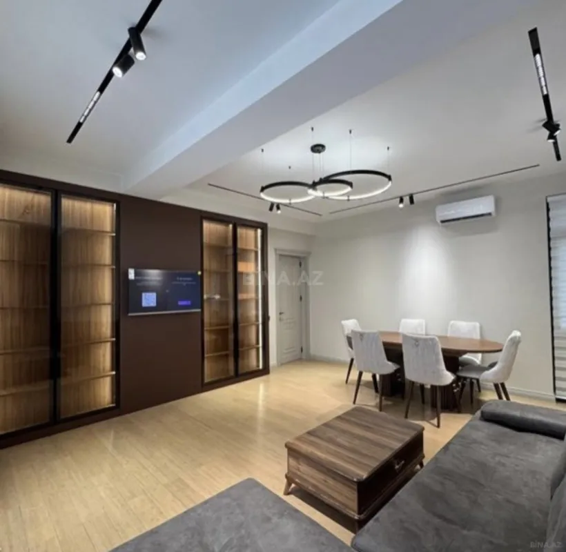 Kirayə verilir 2 otaqlı mənzil 77 m²