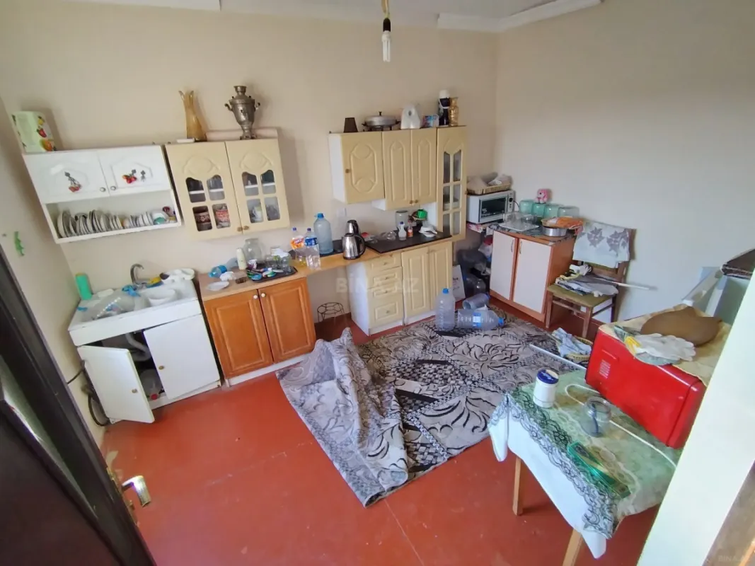 Satılır 5 otaqlı həyət evi 180 m²