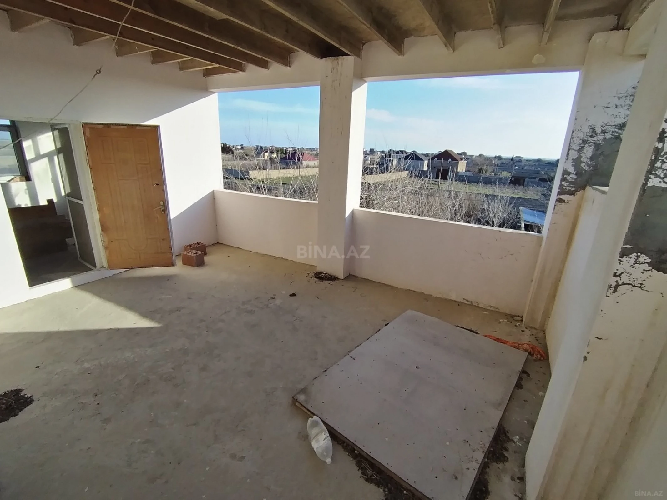 Satılır 5 otaqlı həyət evi 180 m²