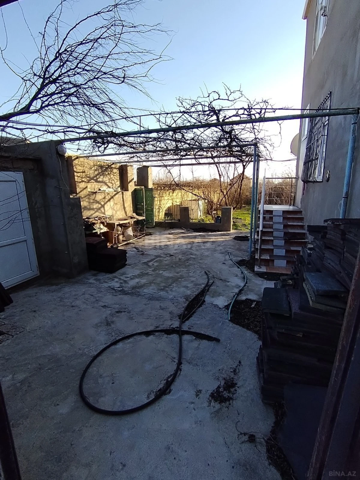 Satılır 5 otaqlı həyət evi 180 m²