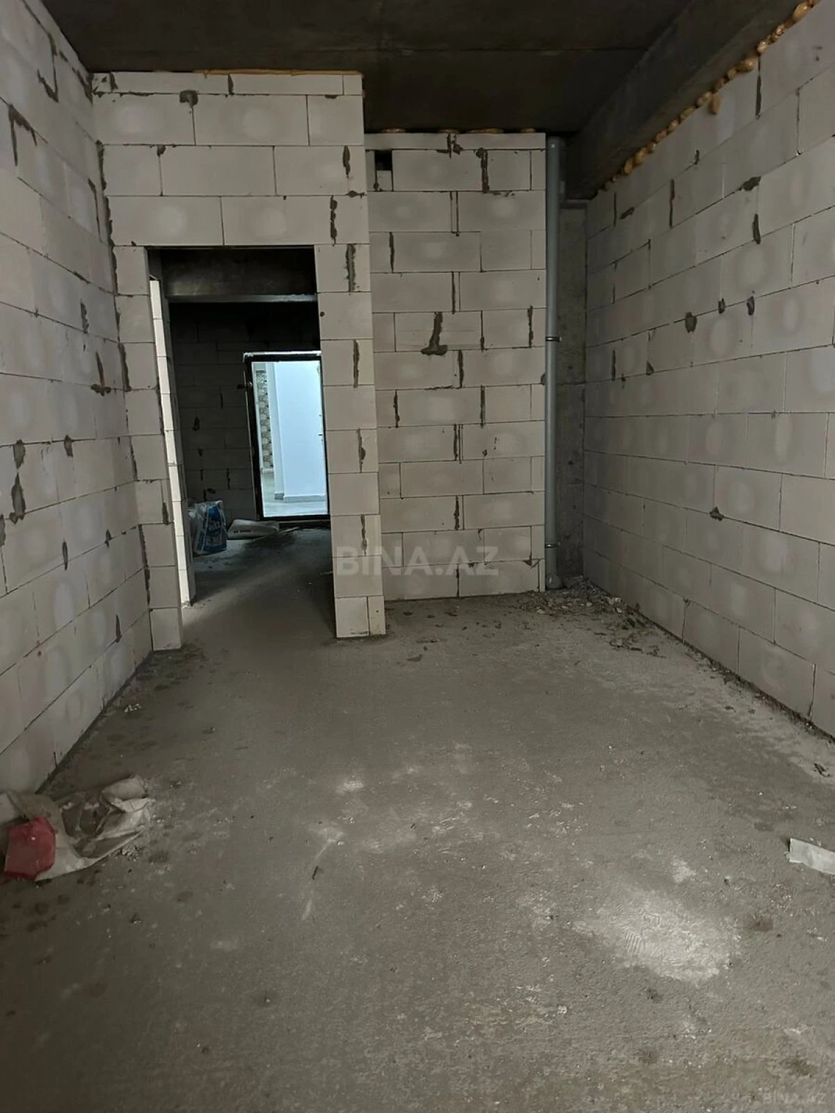 Satılır 2 otaqlı mənzil 106 m²