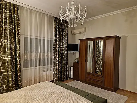 Satılır 6 otaqlı həyət evi 300 m²