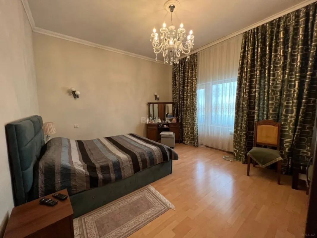 Satılır 6 otaqlı həyət evi 300 m²