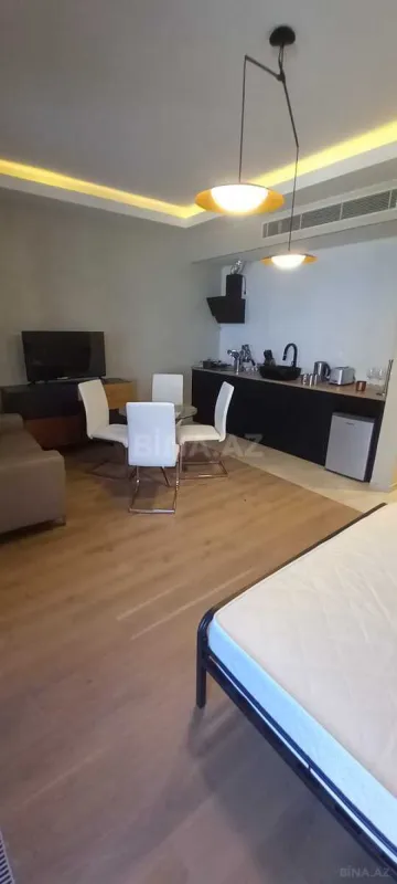 Satılır 1 otaqlı mənzil 80 m²