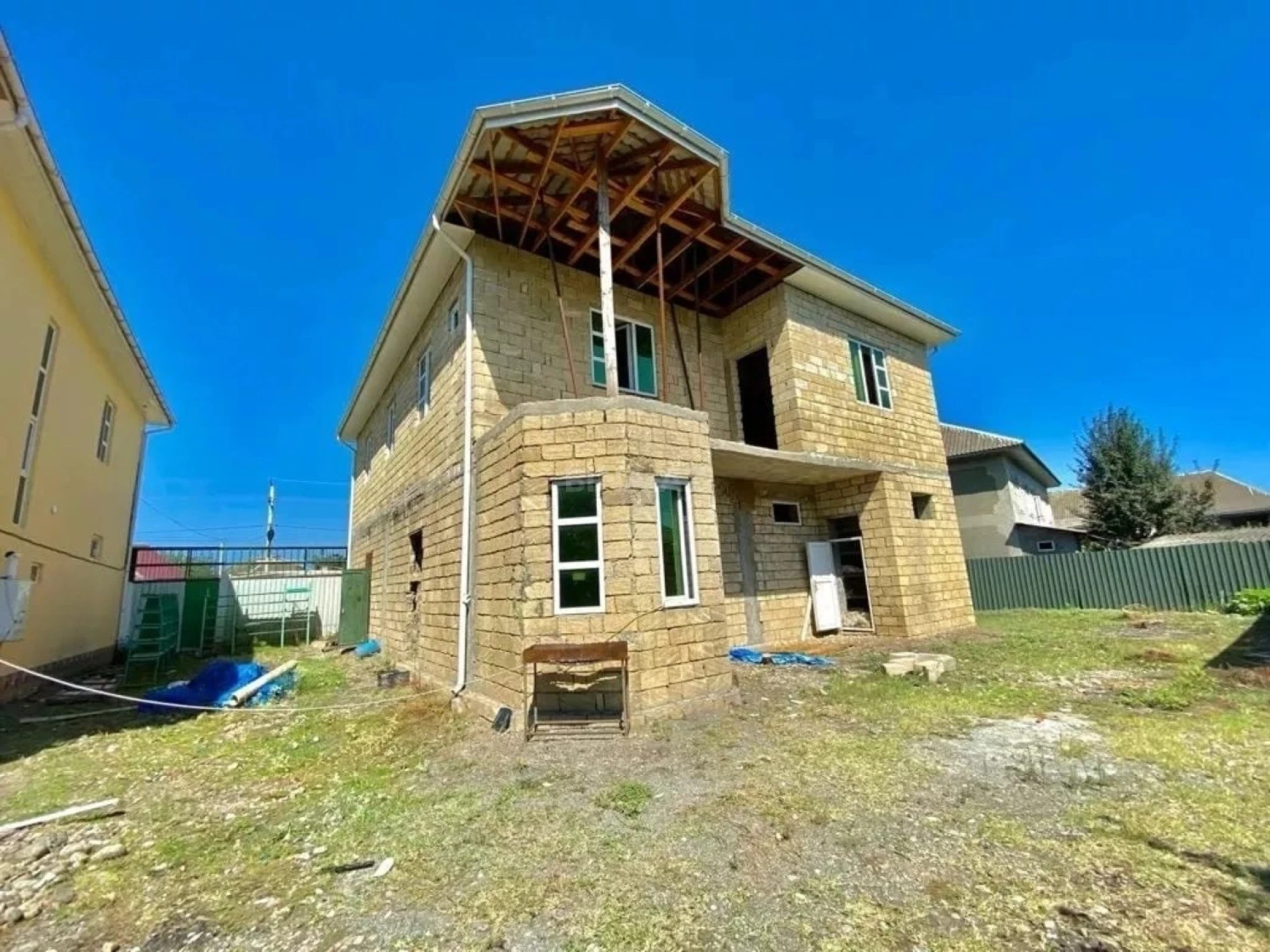 Satılır 3 otaqlı həyət evi 145 m²