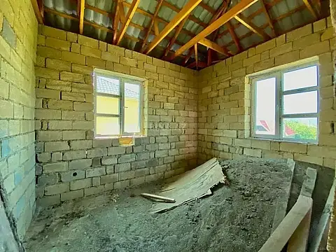 Satılır 3 otaqlı həyət evi 145 m²