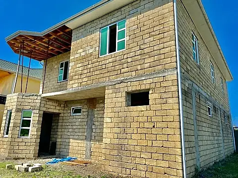 Satılır 3 otaqlı həyət evi 145 m²