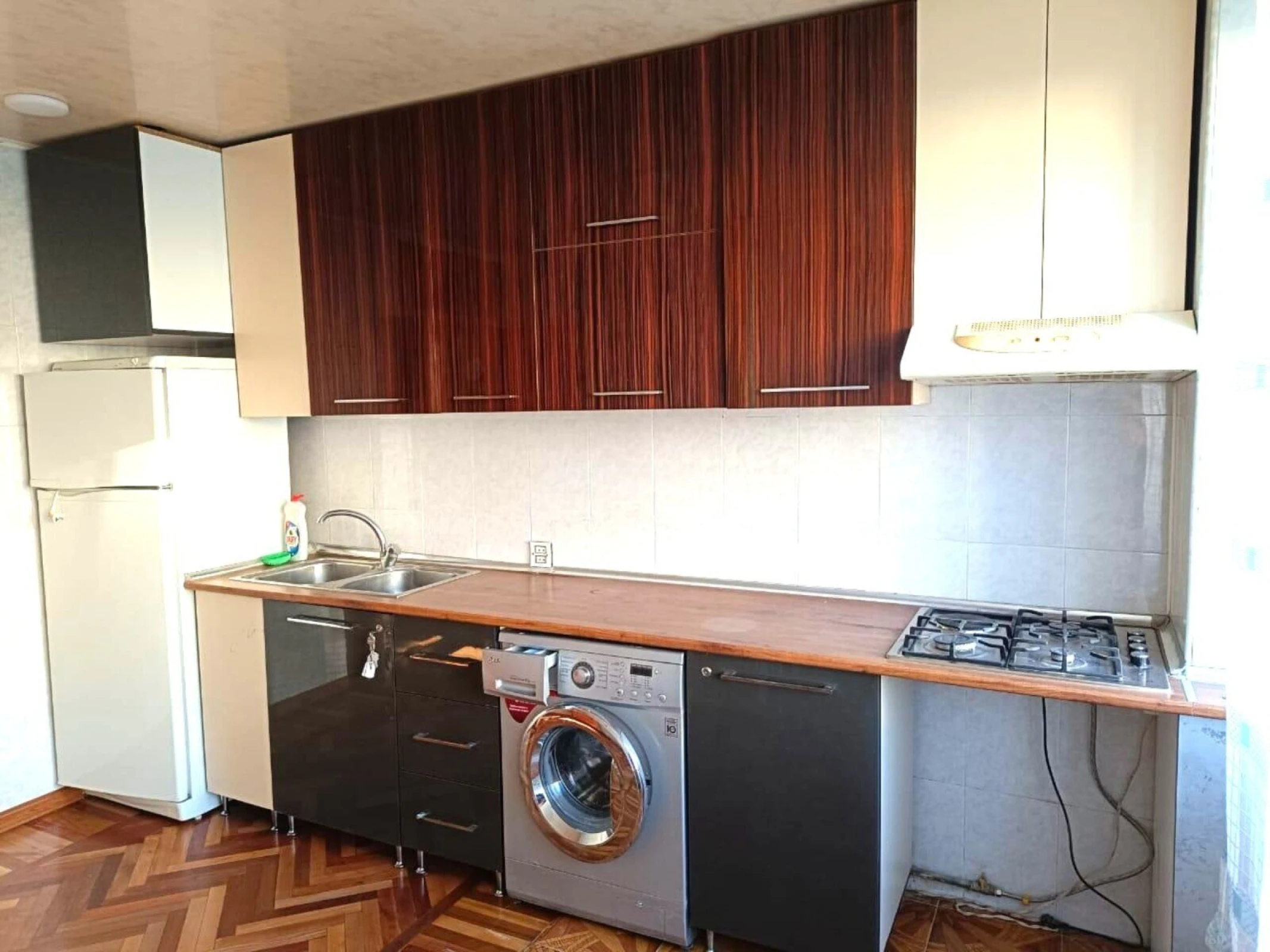 Kirayə verilir 2 otaqlı mənzil 50 m²