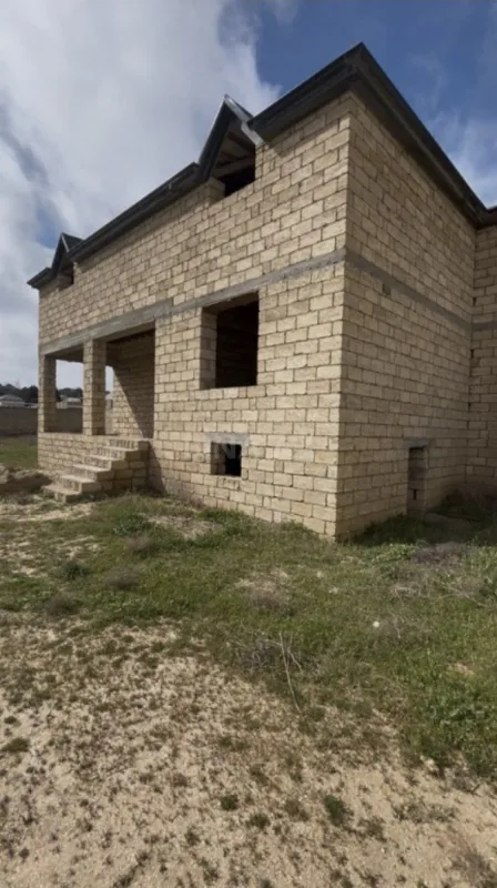 Satılır 4 otaqlı həyət evi 98 m²