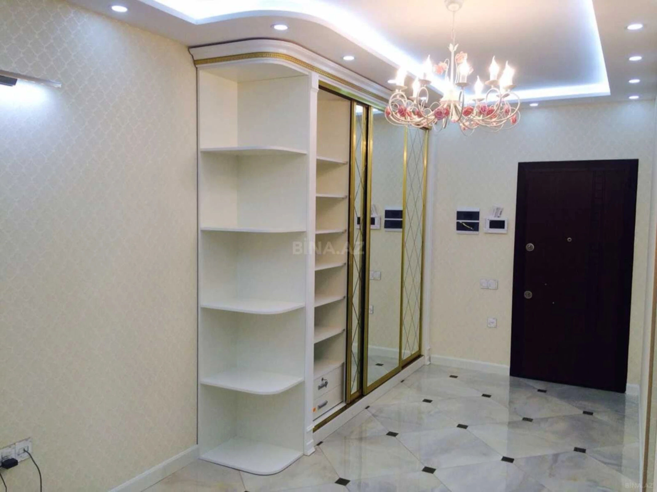 Kirayə verilir 3 otaqlı mənzil 125 m²