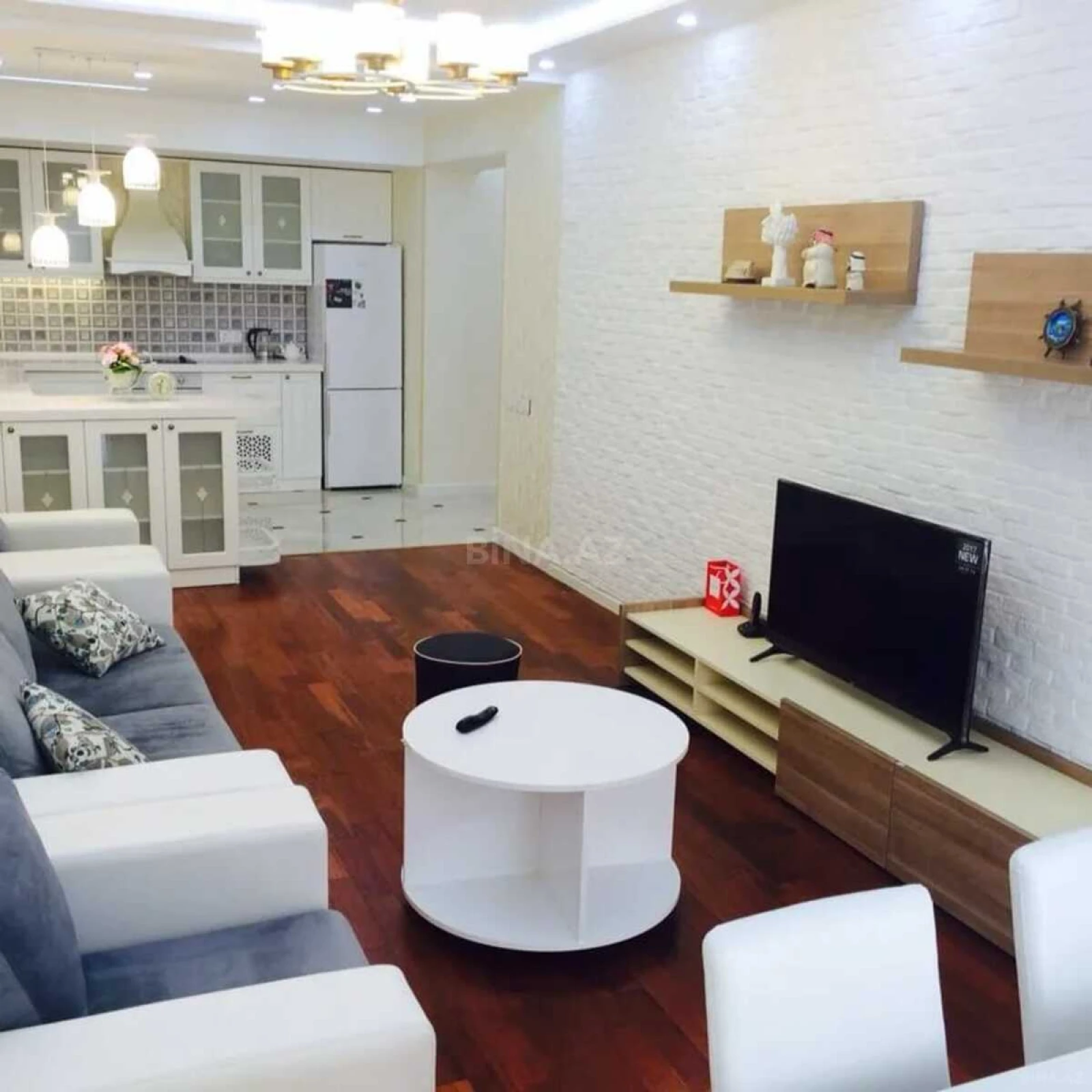 Kirayə verilir 3 otaqlı mənzil 125 m²
