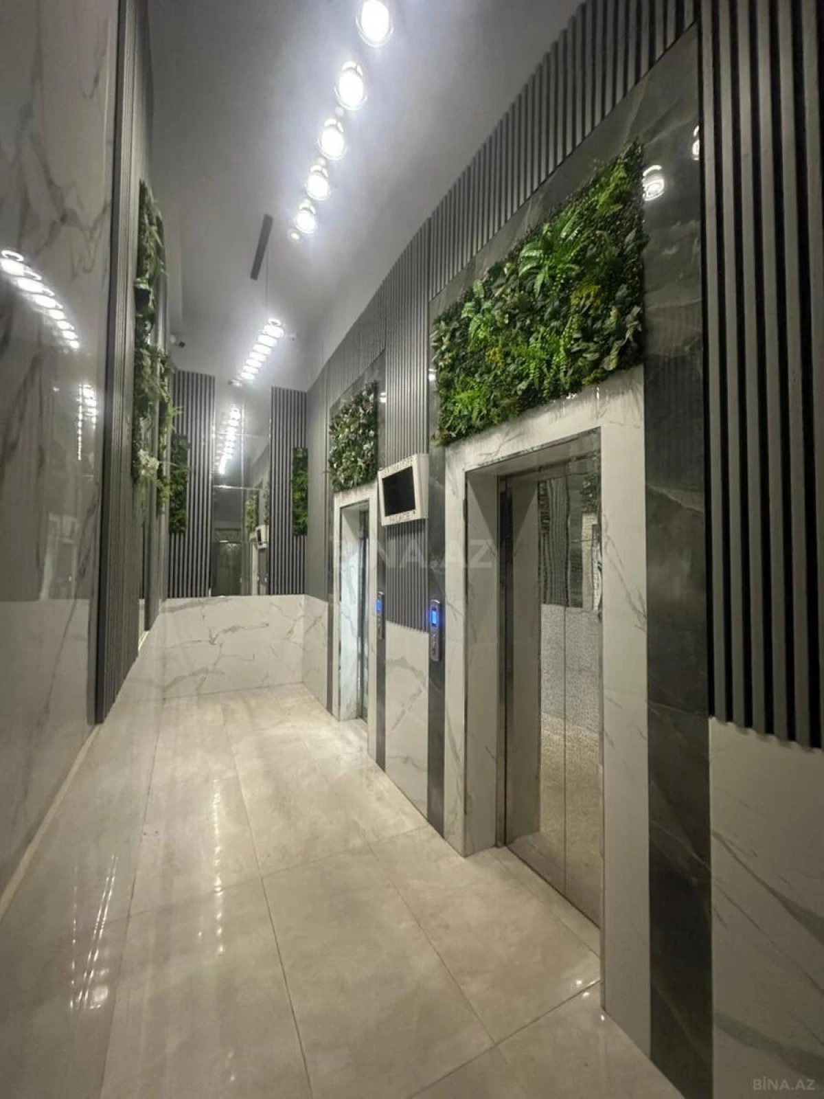 Kirayə verilir 3 otaqlı mənzil 105 m²