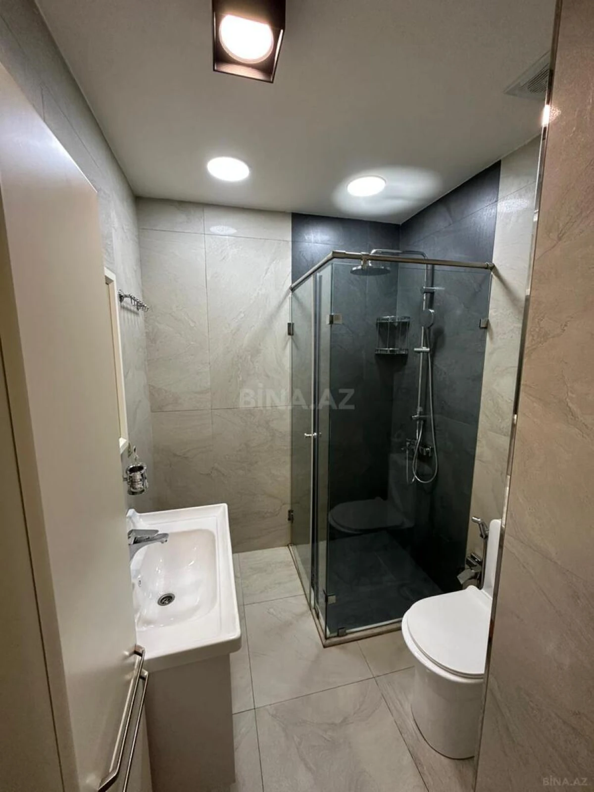 Kirayə verilir 3 otaqlı mənzil 105 m²