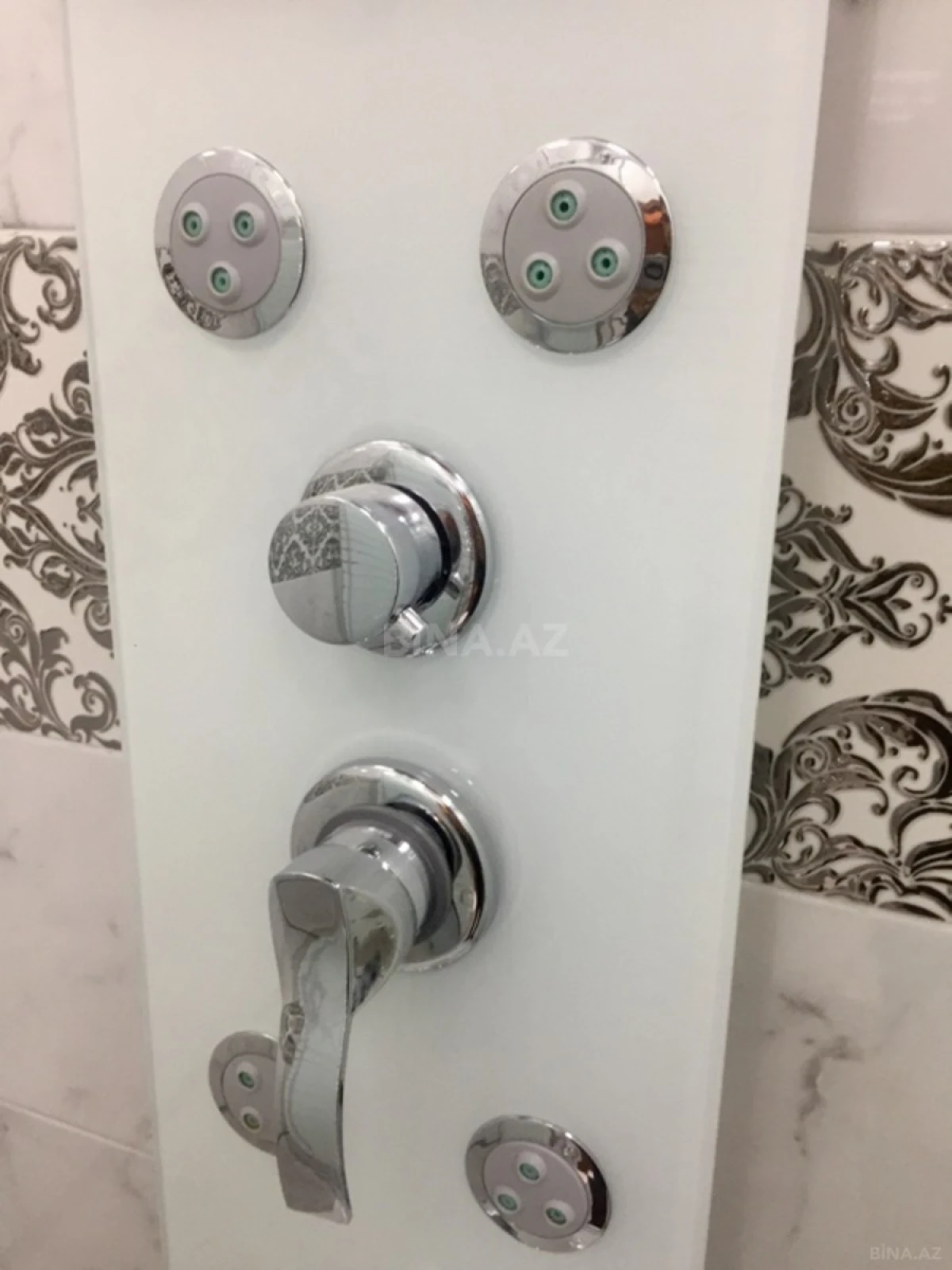 Kirayə verilir 4 otaqlı mənzil 230 m²