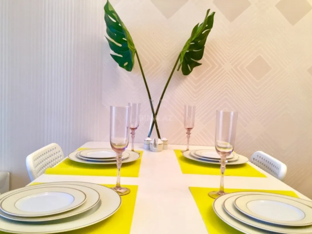 Kirayə verilir 4 otaqlı mənzil 230 m²