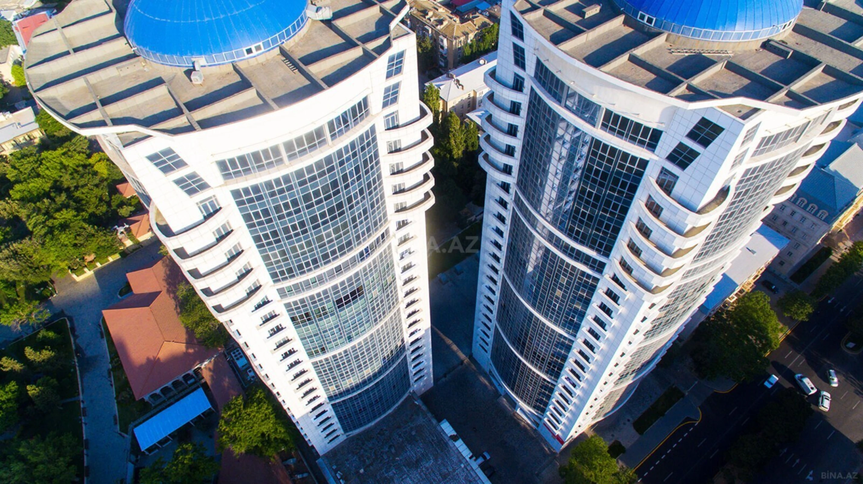 Kirayə verilir 4 otaqlı mənzil 230 m²