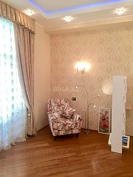 Kirayə verilir 4 otaqlı mənzil 230 m²