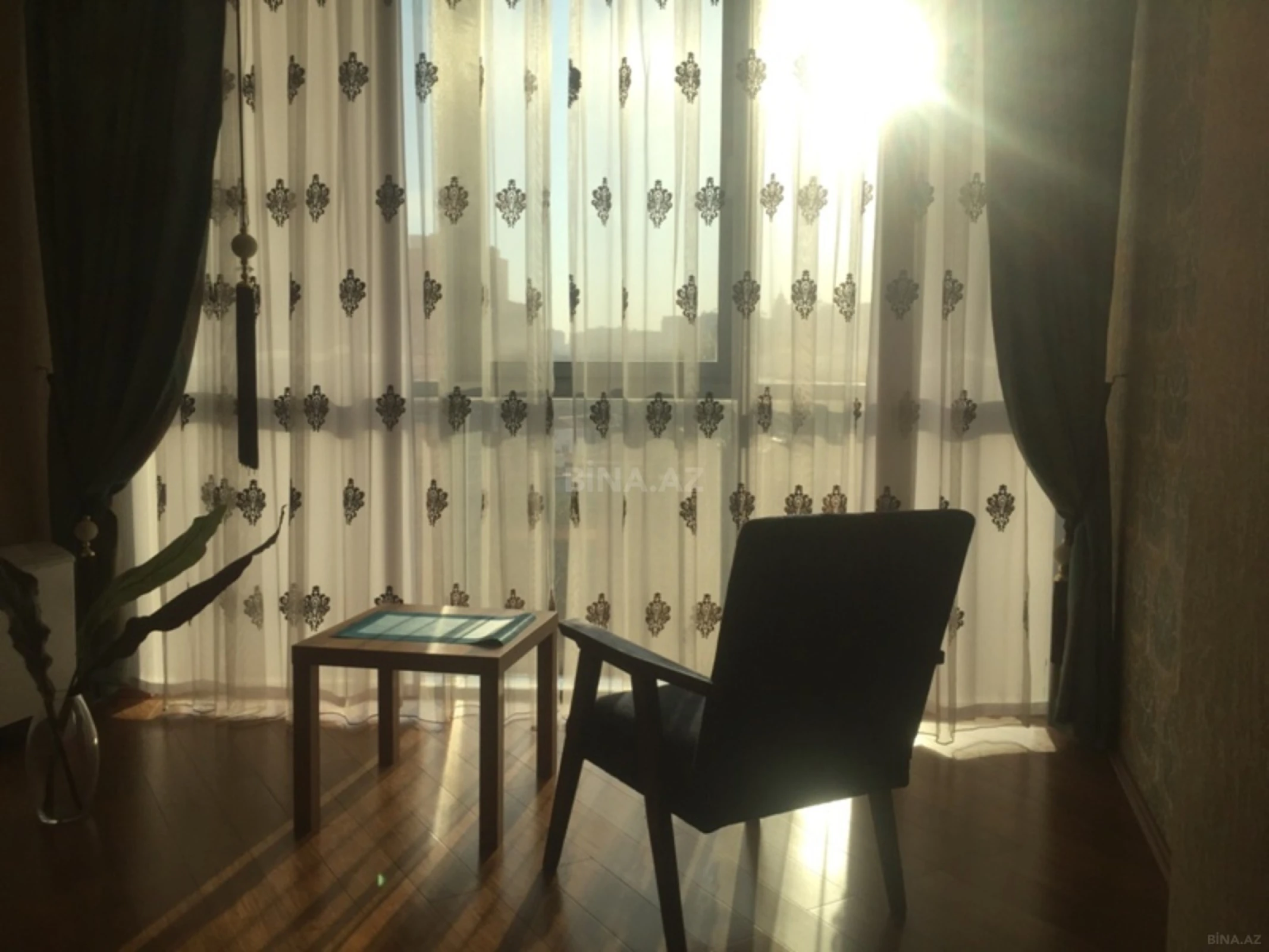 Kirayə verilir 4 otaqlı mənzil 230 m²