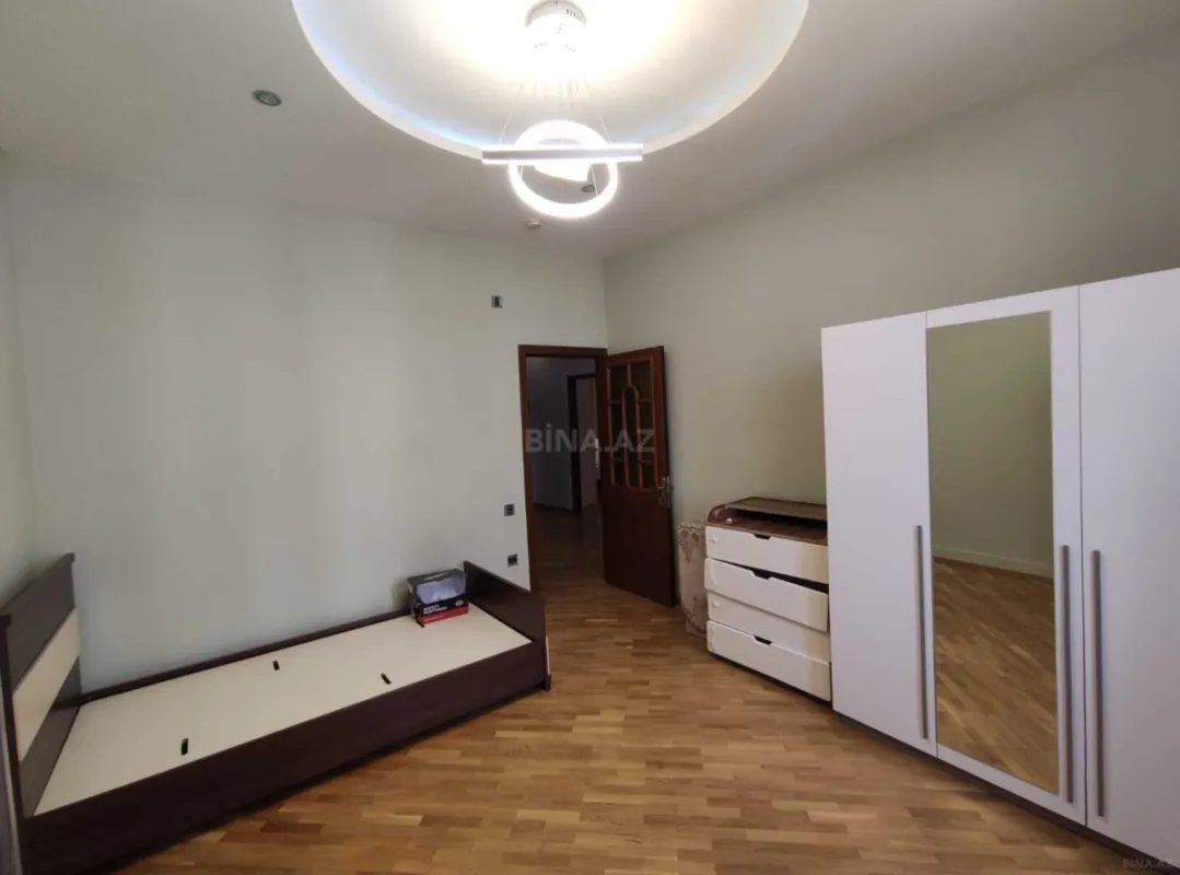 Kirayə verilir 3 otaqlı mənzil 110 m²