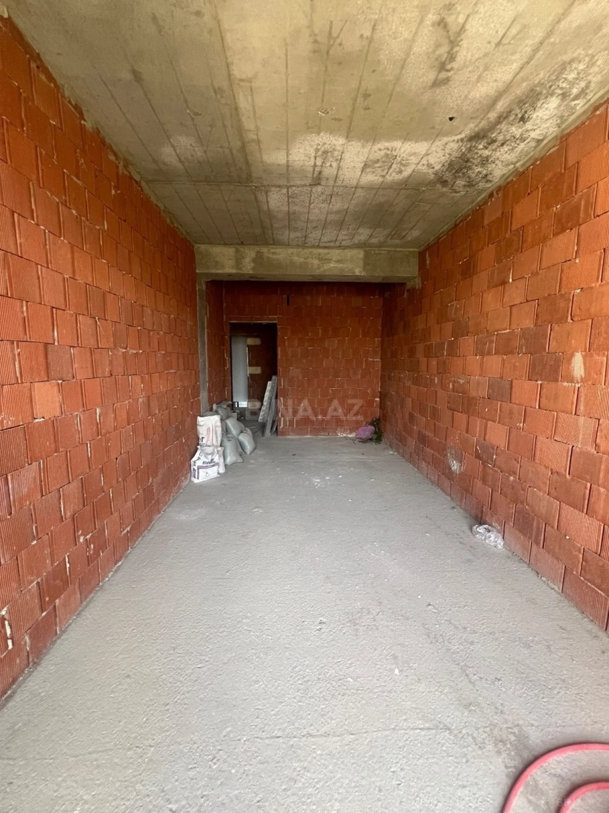 Satılır 3 otaqlı mənzil 102 m²