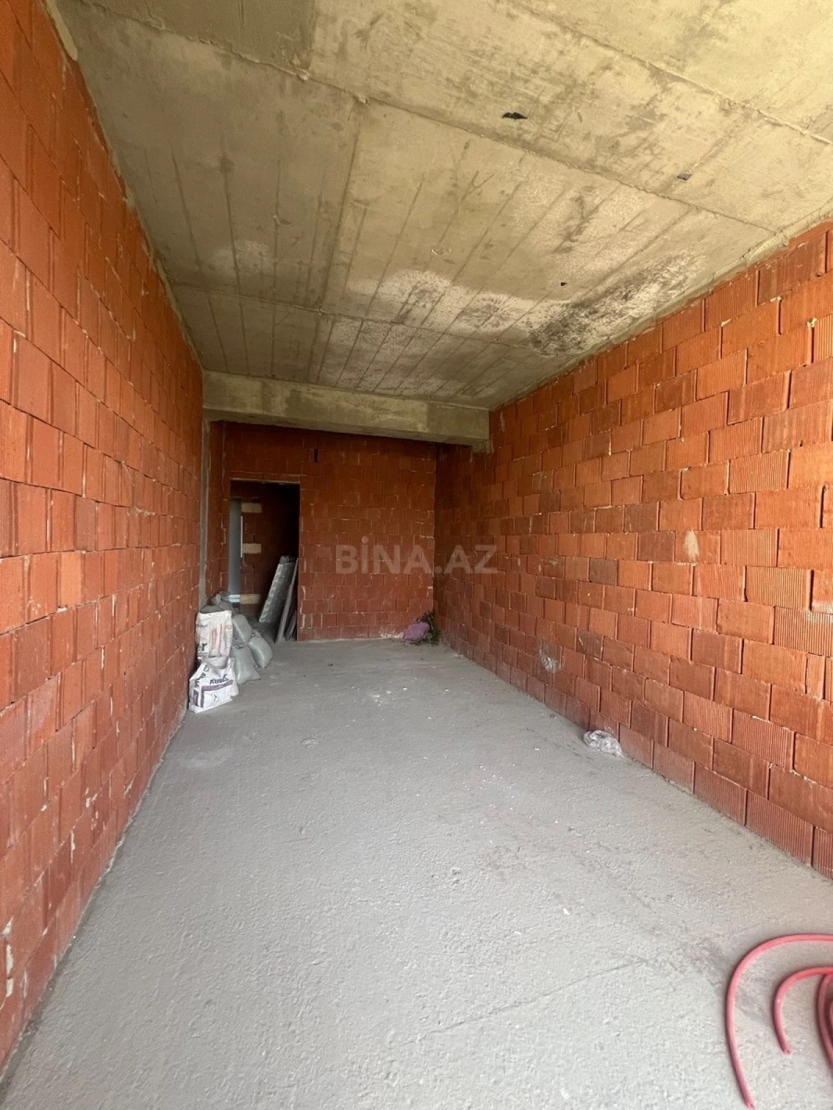 Satılır 3 otaqlı mənzil 102 m²