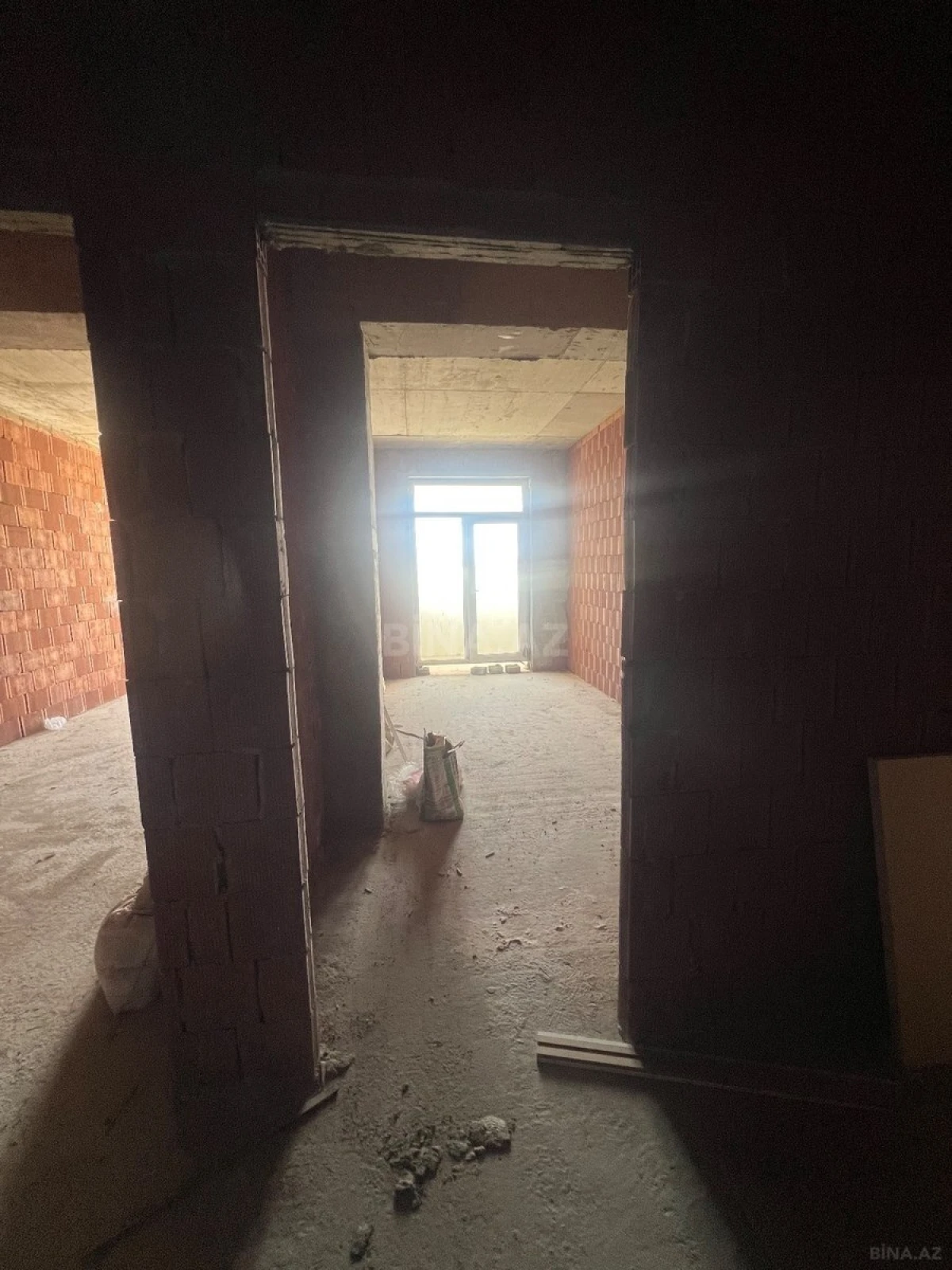 Satılır 3 otaqlı mənzil 102 m²