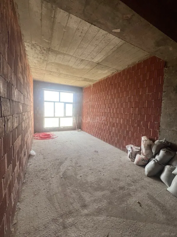 Satılır 3 otaqlı mənzil 102 m²