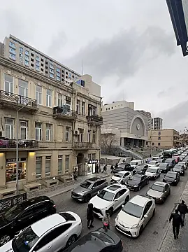 Kirayə verilir obyekt 160 m²