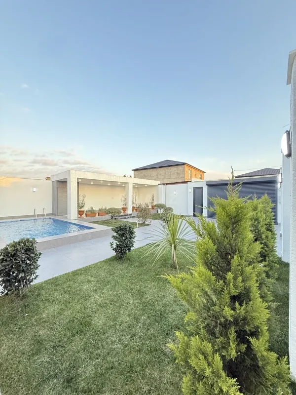 Satılır 4 otaqlı həyət evi 160 m²