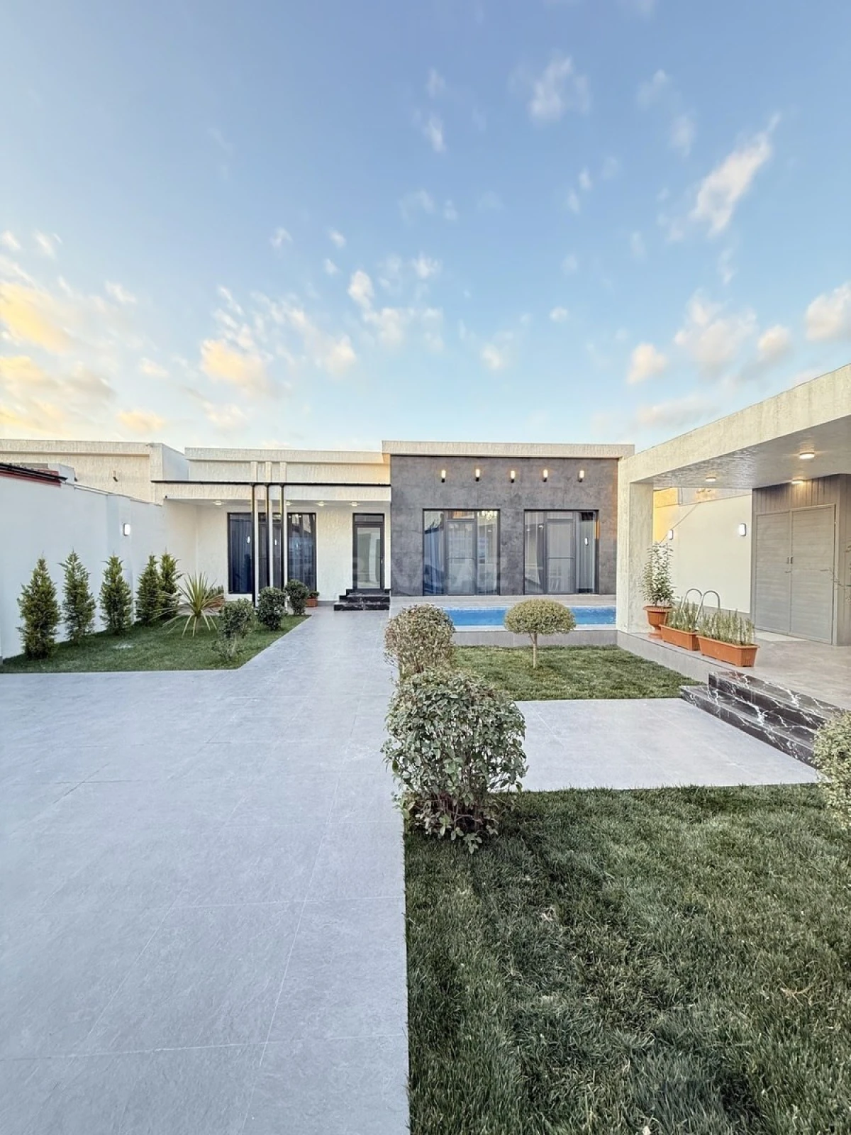 Satılır 4 otaqlı həyət evi 160 m²