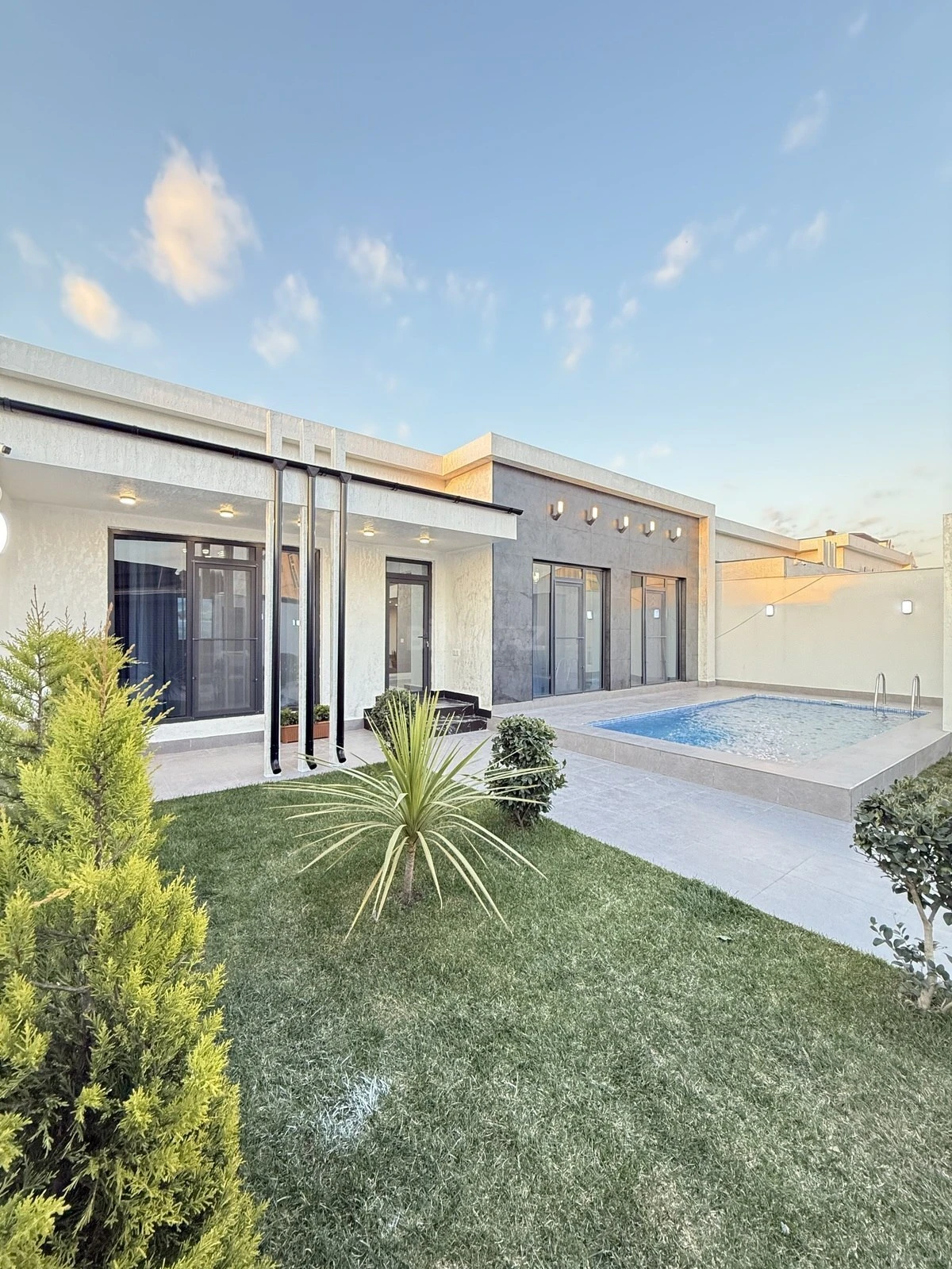 Satılır 4 otaqlı həyət evi 160 m²