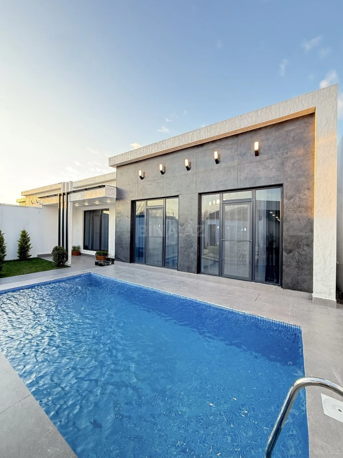 Satılır 4 otaqlı həyət evi 160 m²