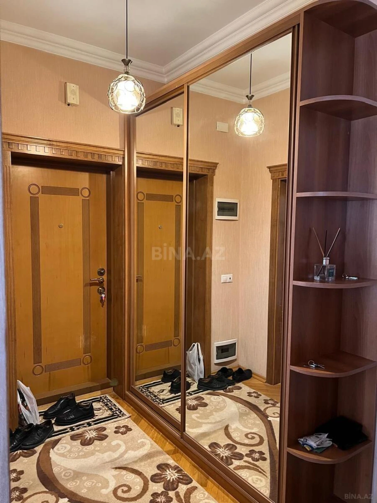 Kirayə verilir 2 otaqlı mənzil 75 m²