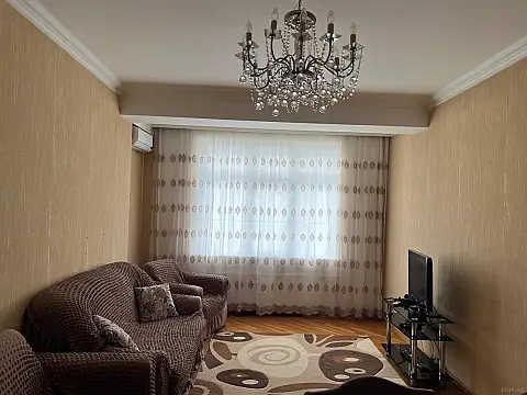 Kirayə verilir 2 otaqlı mənzil 75 m²