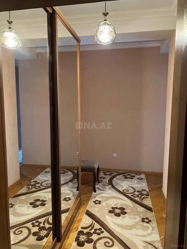 Kirayə verilir 2 otaqlı mənzil 75 m²