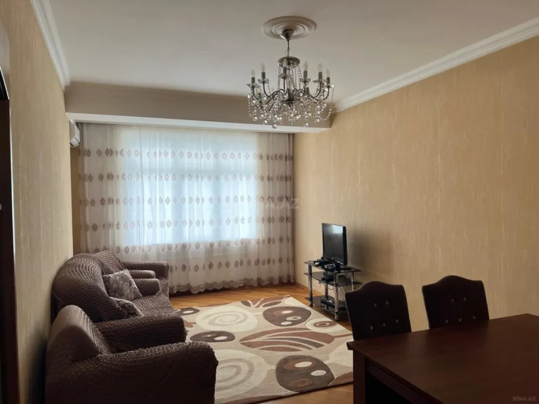 Kirayə verilir 2 otaqlı mənzil 75 m²
