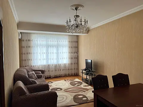 Kirayə verilir 2 otaqlı mənzil 75 m²