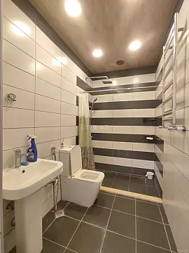 Satılır 1 otaqlı mənzil 60 m²