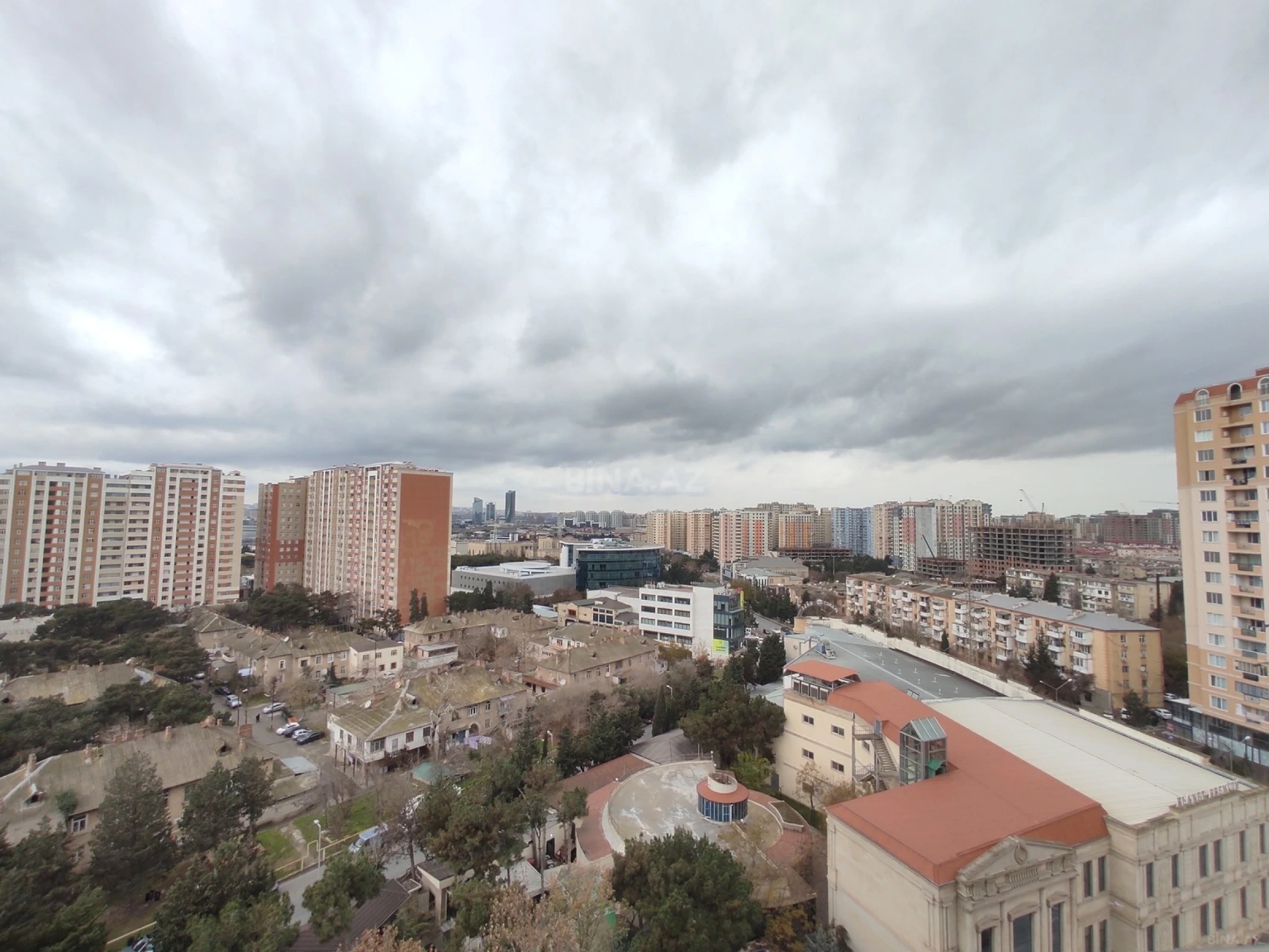 Satılır 1 otaqlı mənzil 60 m²