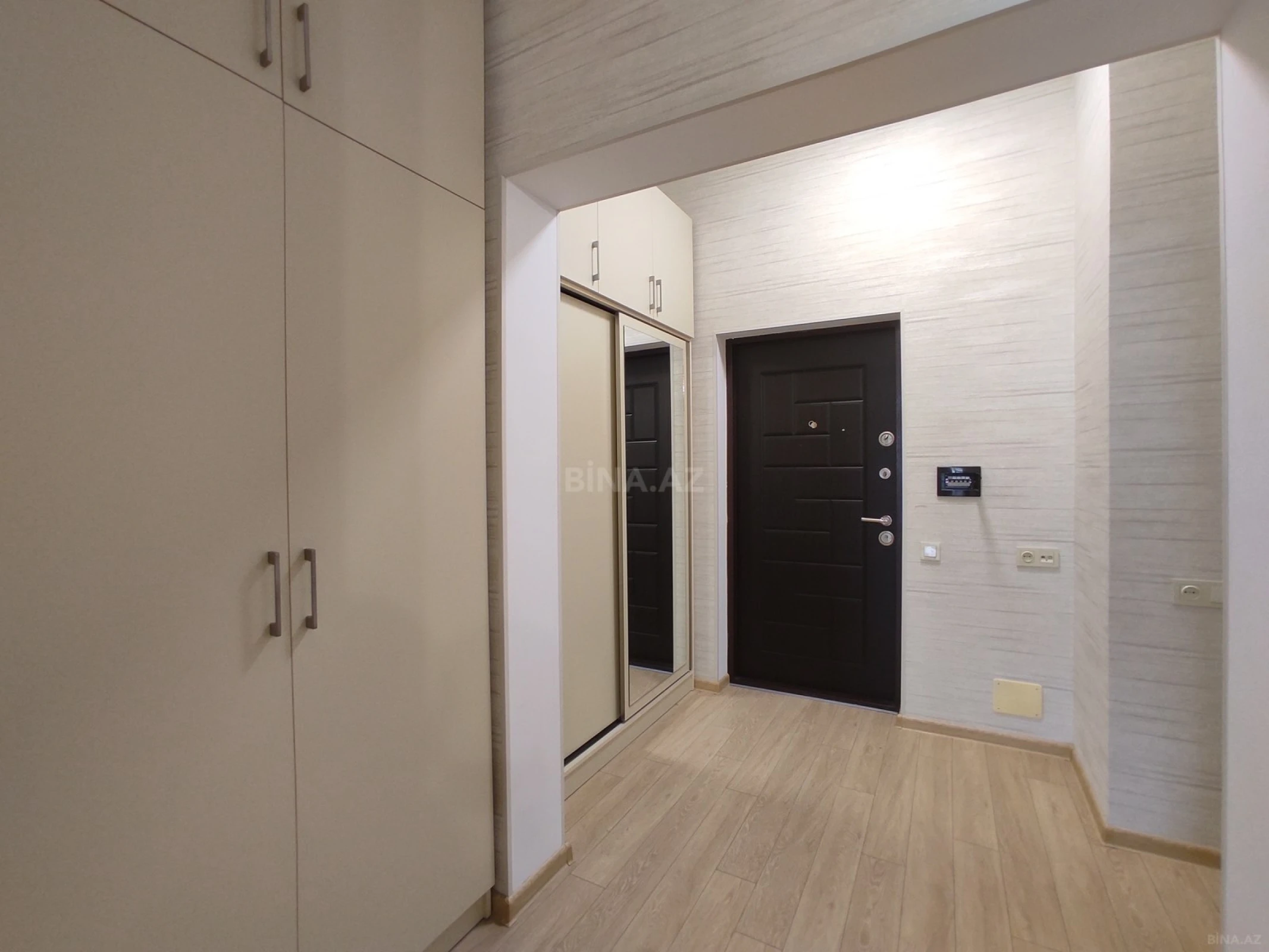 Satılır 1 otaqlı mənzil 60 m²