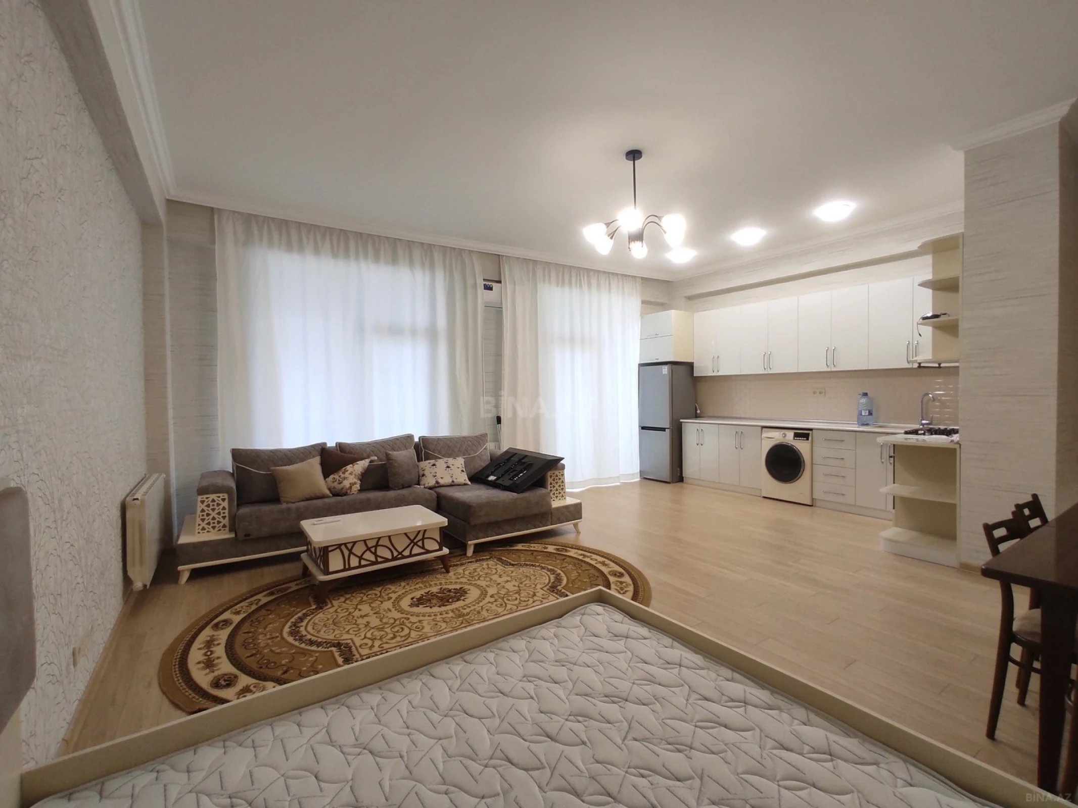 Satılır 1 otaqlı mənzil 60 m²