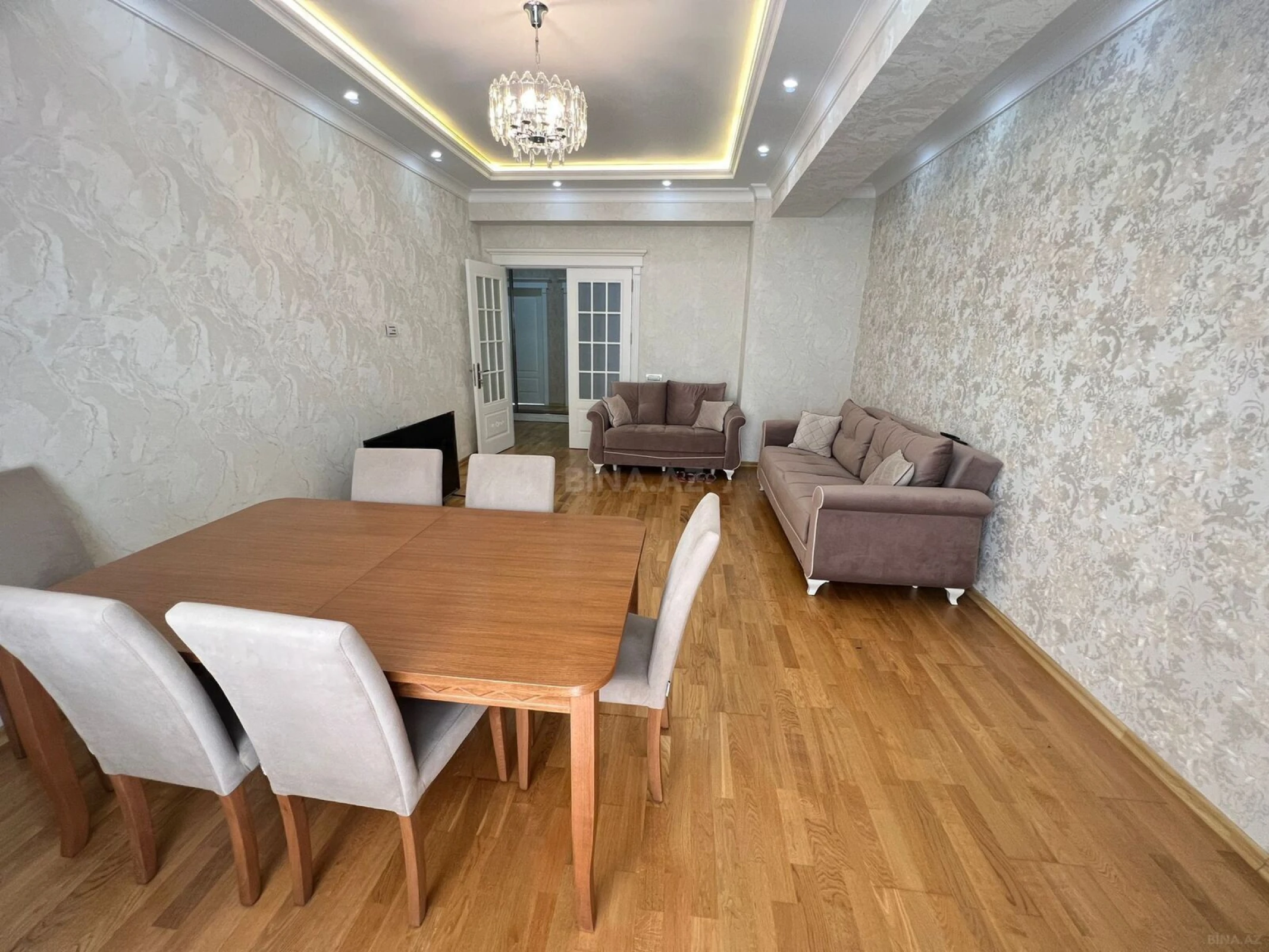 Satılır 4 otaqlı mənzil 155 m²