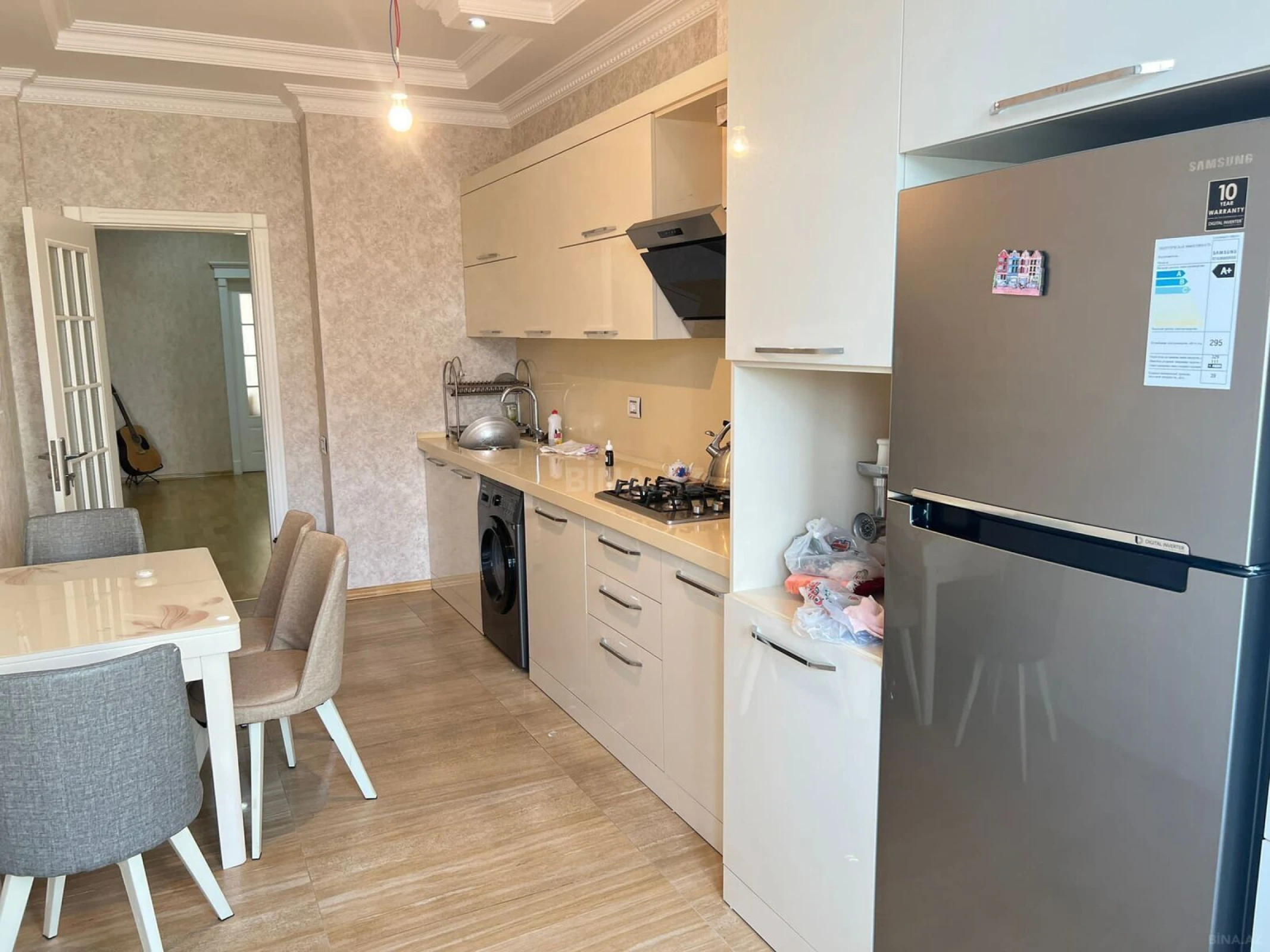 Satılır 4 otaqlı mənzil 155 m²
