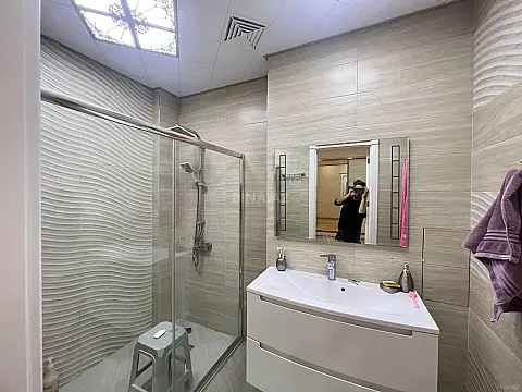 Satılır 4 otaqlı mənzil 155 m²