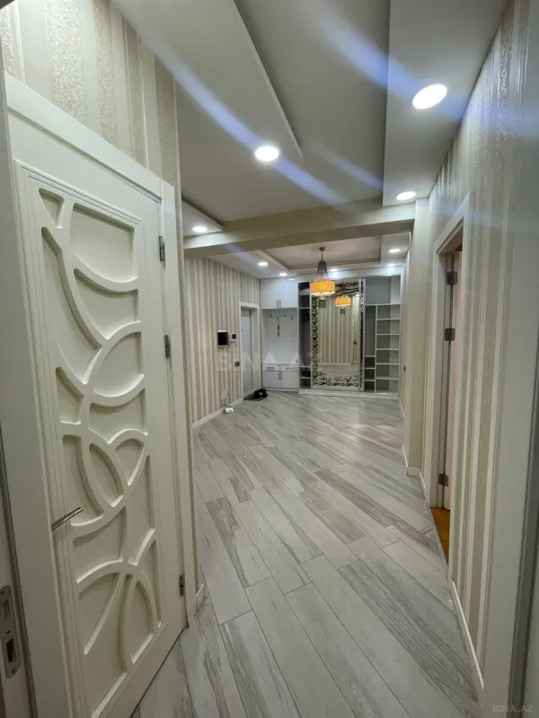 Kirayə verilir 2 otaqlı mənzil 120 m²