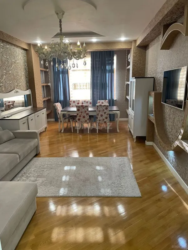 Kirayə verilir 2 otaqlı mənzil 120 m²