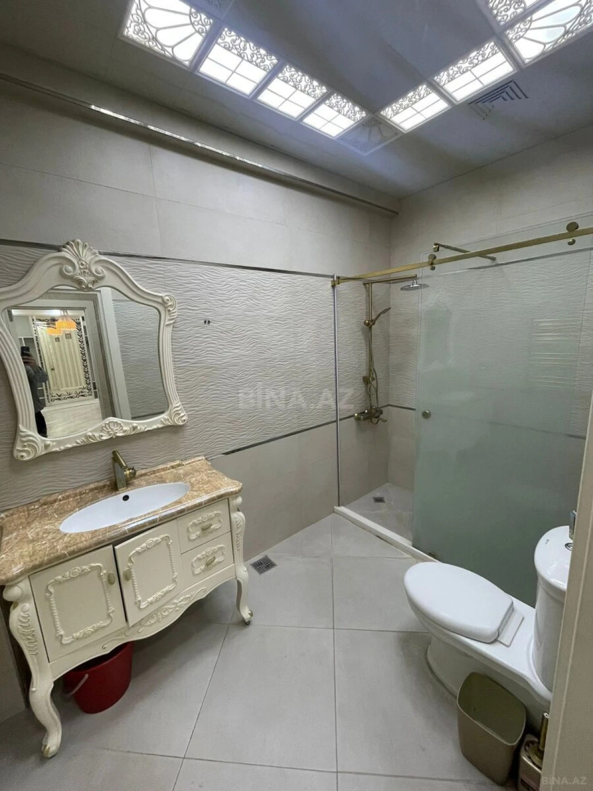 Kirayə verilir 2 otaqlı mənzil 120 m²