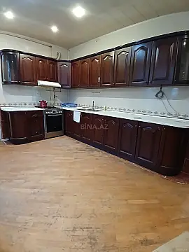 Satılır 4 otaqlı mənzil 175 m²