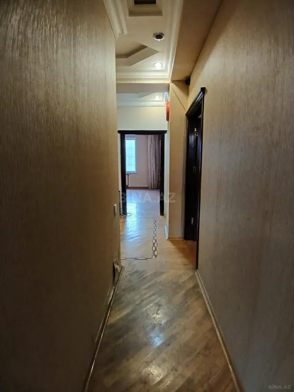 Satılır 4 otaqlı mənzil 175 m²