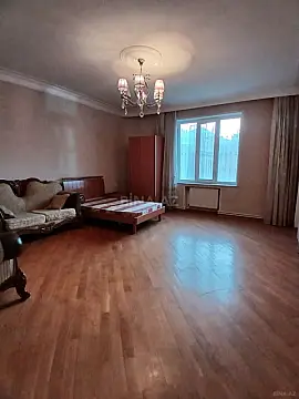 Satılır 4 otaqlı mənzil 175 m²